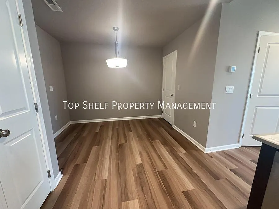3 bed, 2.5 bath, 1520 sqft, $1,695 — Photo 4
