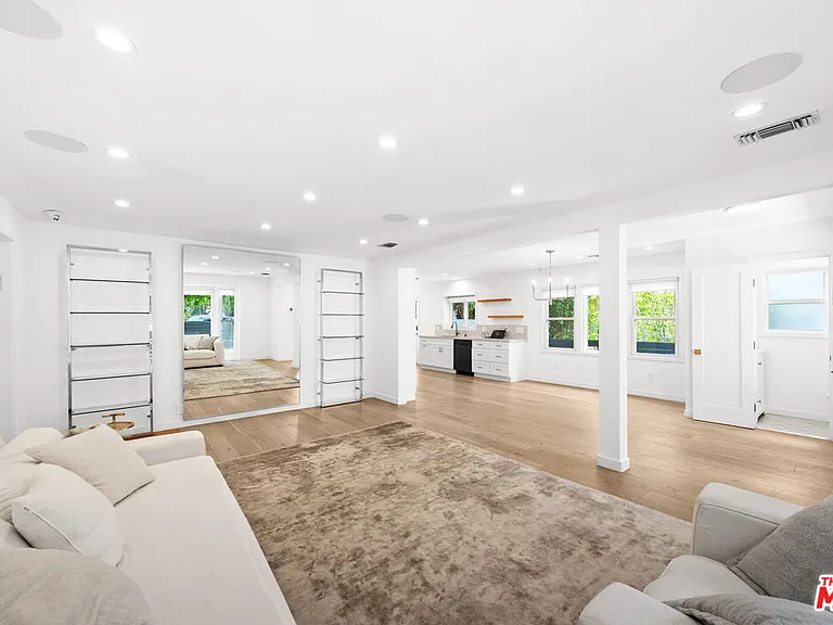 9007 David Ave — Photo 6