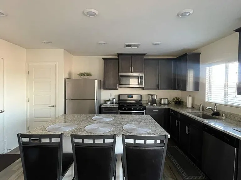 4938 Amberlyn St — Photo 2