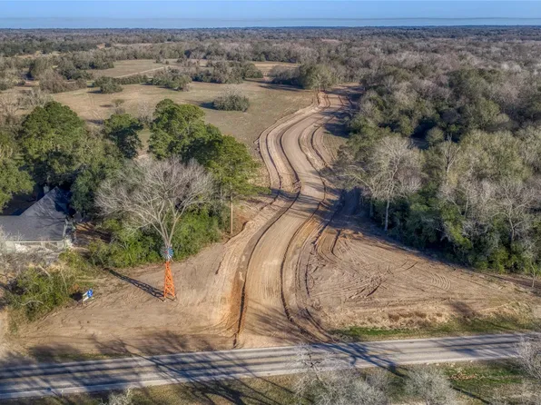 10 Prairie Blossom Way, Brenham, TX 77833