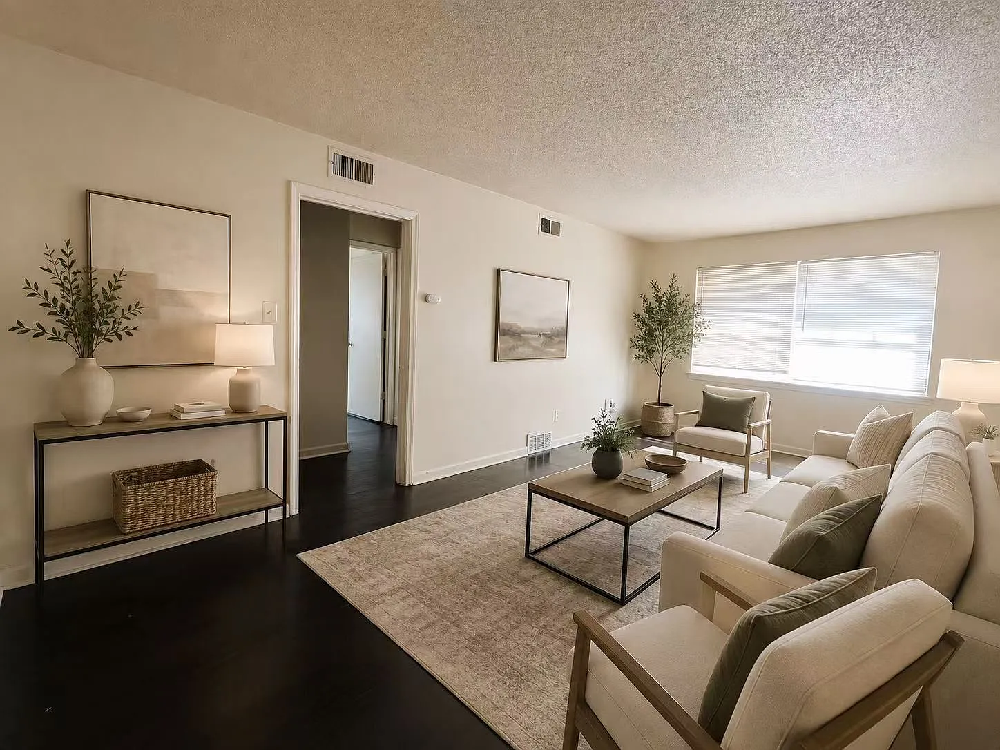 2 bed, 900 sqft, $680 — Photo 2