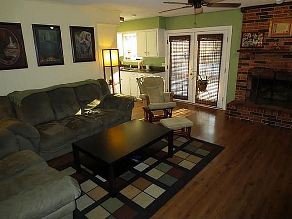 3rd image of 1117 Sherwood Dr
