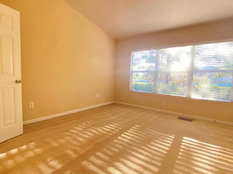 4430 SW 49th Ave — Photo 14