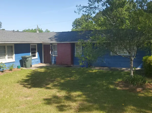 1811 Overlook Dr, Fayetteville, NC 28301