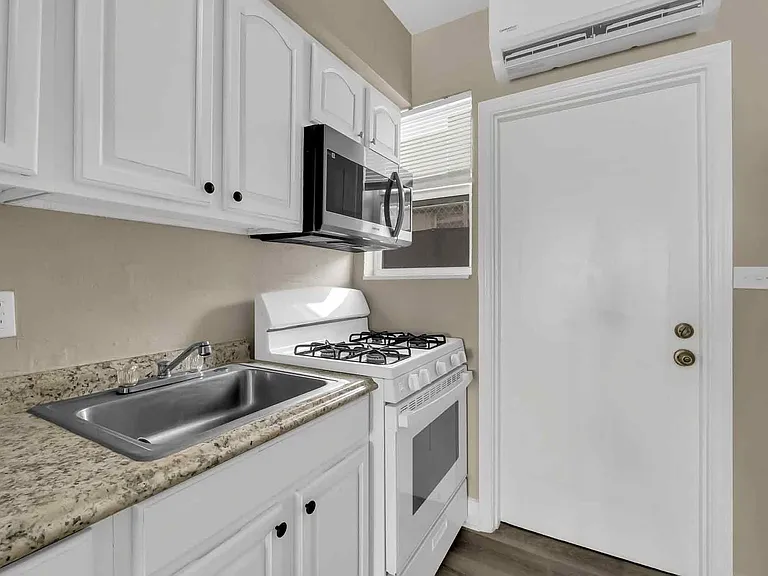 8329 Byron Ave #4 — Photo 4