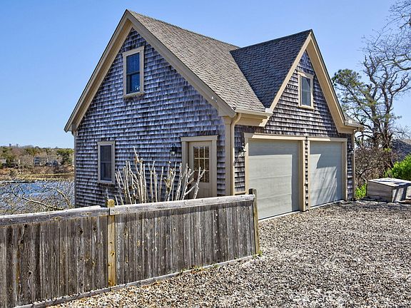5th image of 7 Squanto Drive