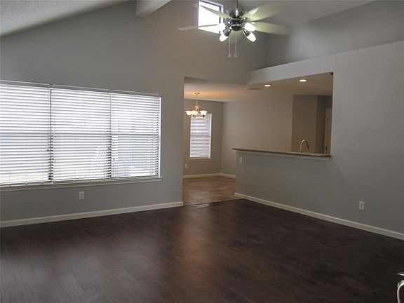 3rd image of 537 Parkway Blvd