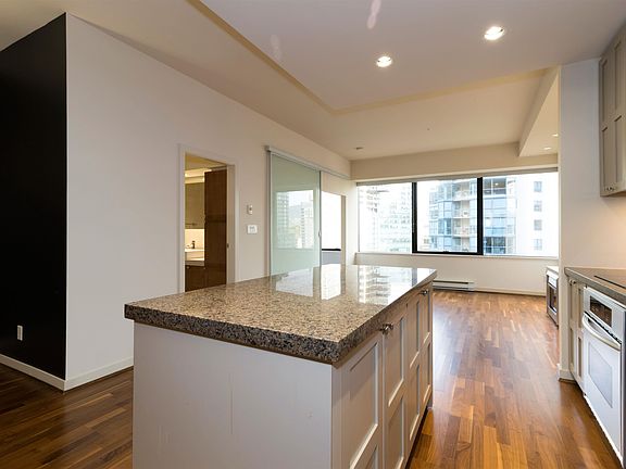 4th image of 1333 Georgia St W #615