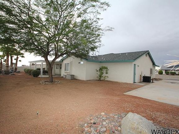 3rd image of 3380 Desert Dr