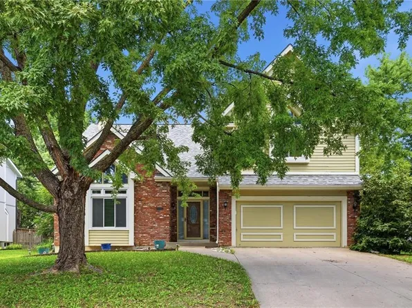 8260 N Woodland Ave, Kansas City, MO 64118