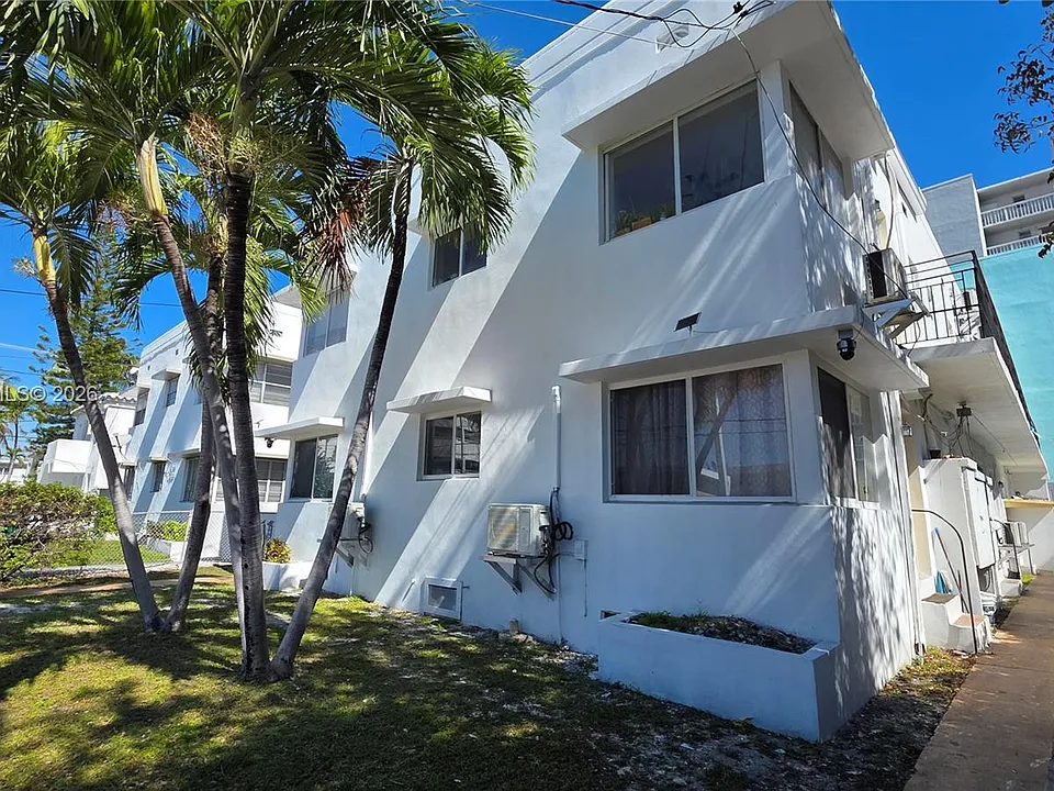 7629 Dickens Ave #7