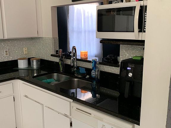 3rd image of 7614 Treasure Island Ct