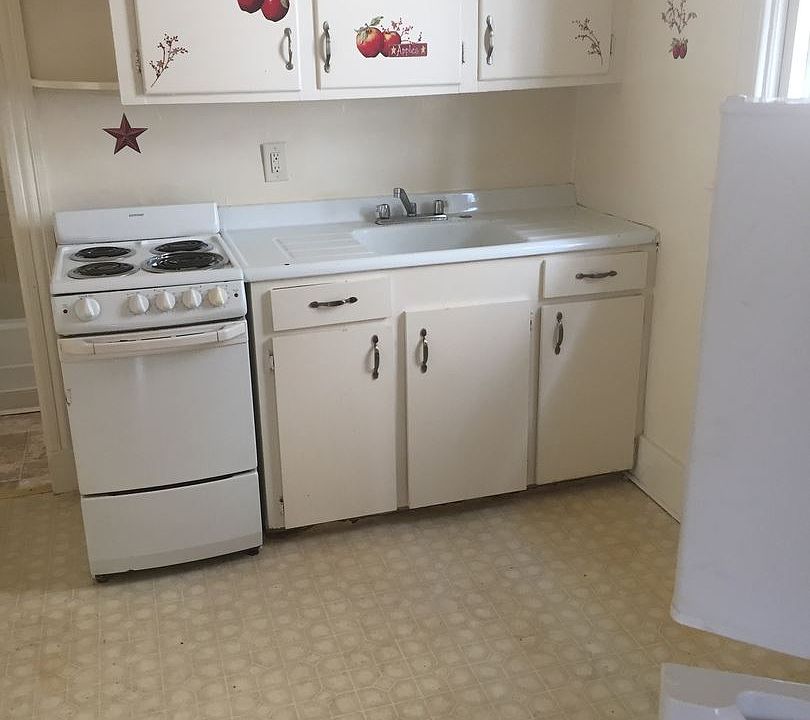 2nd image of 1623 Van Vranken Ave #1