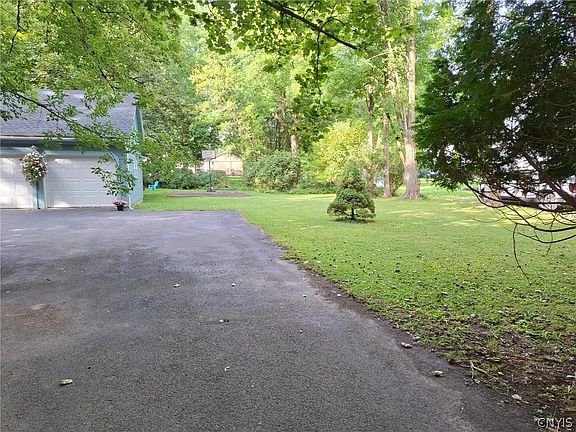 4th image of 39 Norton Ave