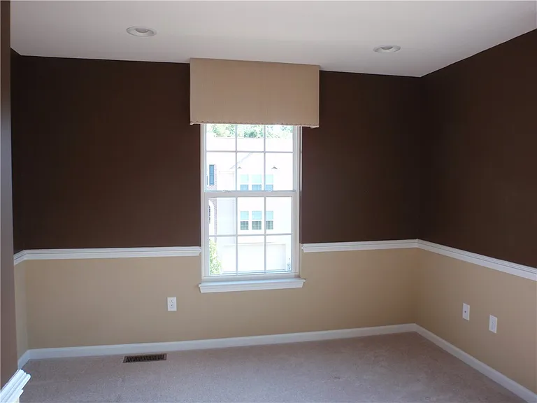 325 Broadstone Dr — Photo 10