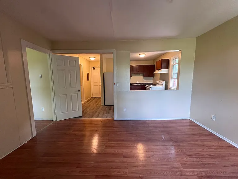 240 Sheffield Ave #B1B — Photo 1