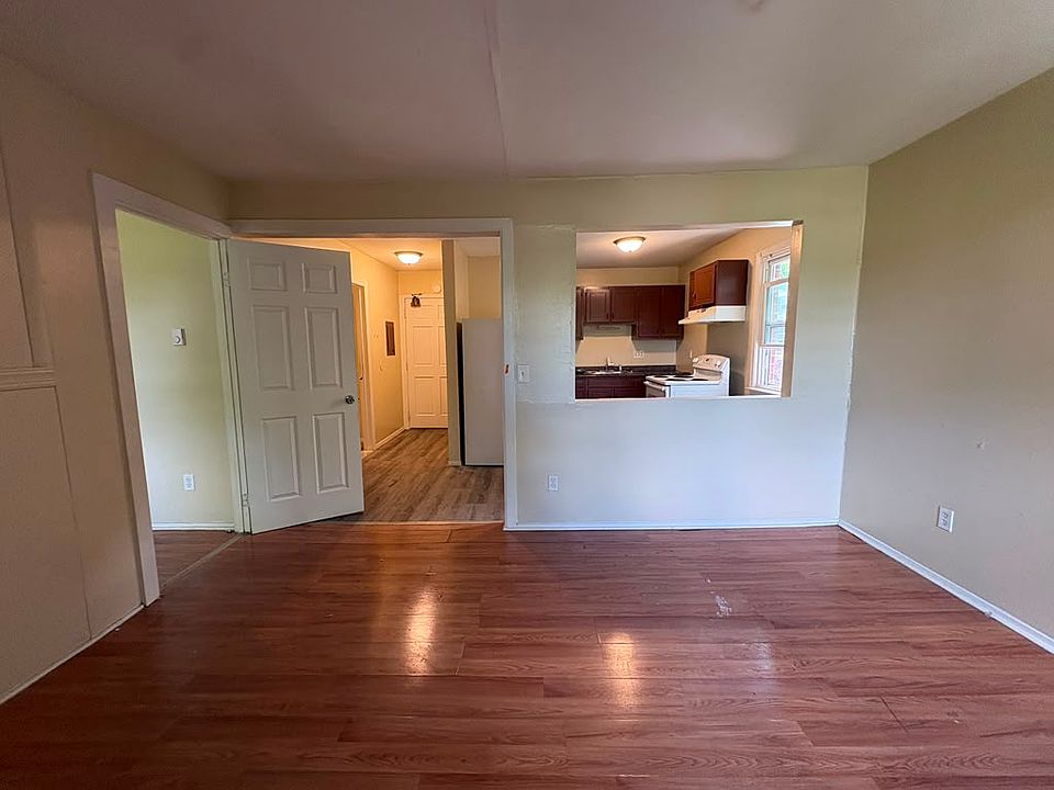 1st image of 240 Sheffield Ave #B1b
