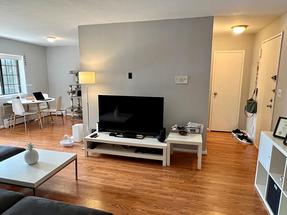 1st image of 2 Elmwood Park Dr APT 401