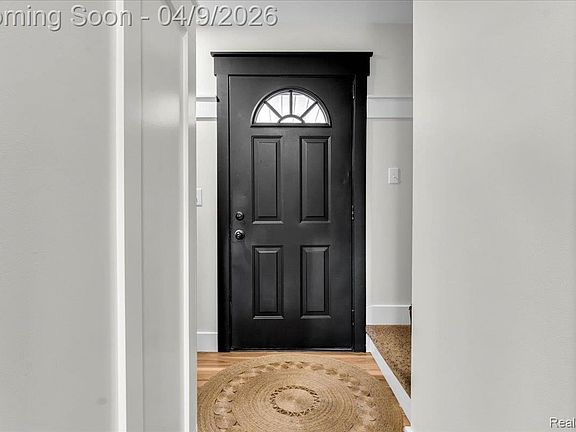 3rd image of 410 Stratford Rd