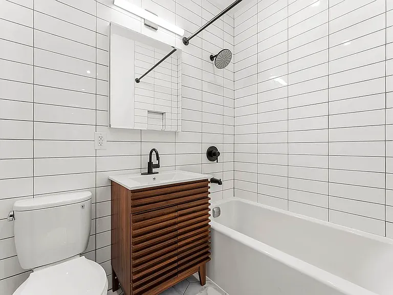 146 Nelson St #1 — Photo 9