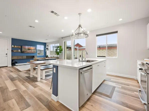 27665 Park Circle Way, Valley Center, CA 92082