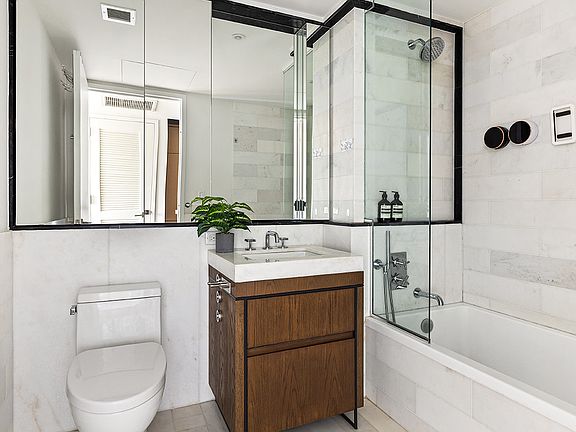 4th image of 561 Pacific St #204