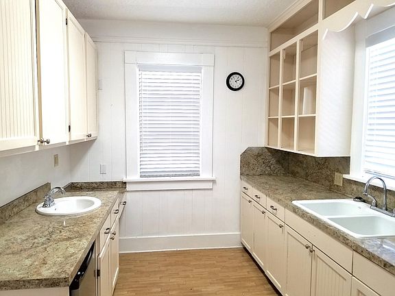 4th image of 1114 N Washington Ave