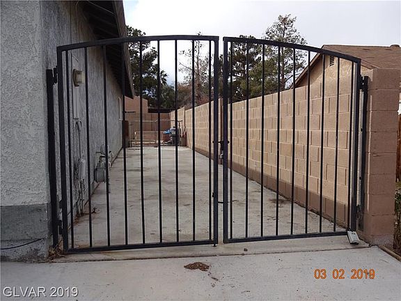 3rd image of 1700 Starbuck Dr