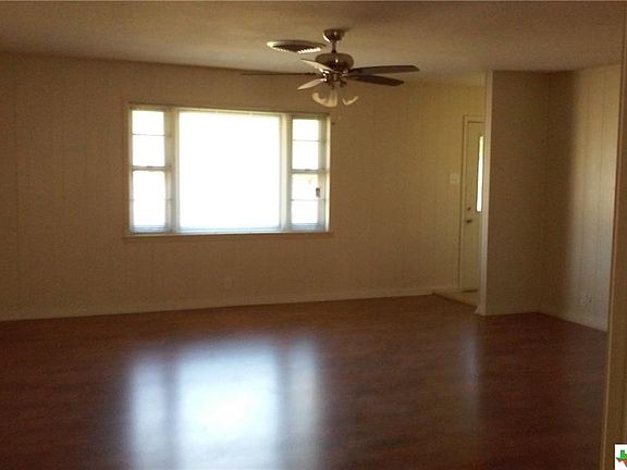 5th image of 207 E 15th Ave