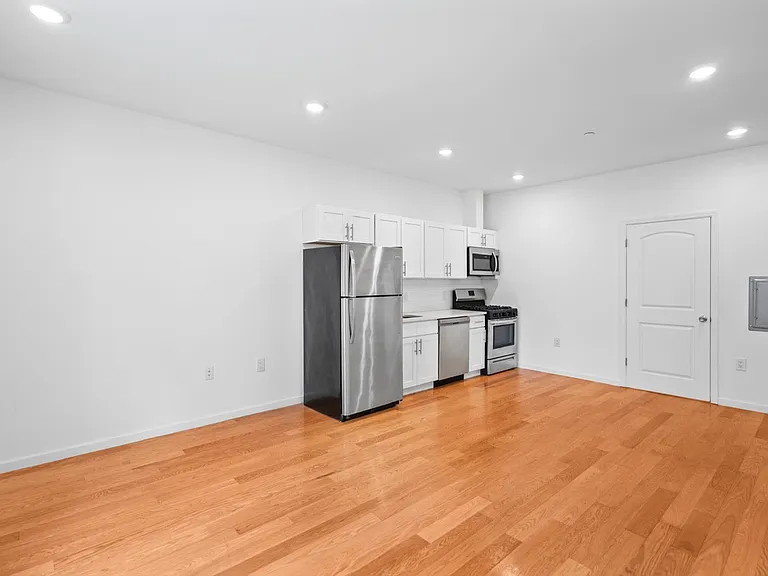 60 Cottage St #1A — Photo 2