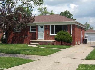 20307 Elizabeth St, Saint Clair Shores, MI