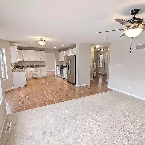 1125 E Goodenow Rd — Photo 14