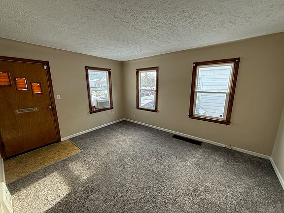 3rd image of 4347 Fairview Dr