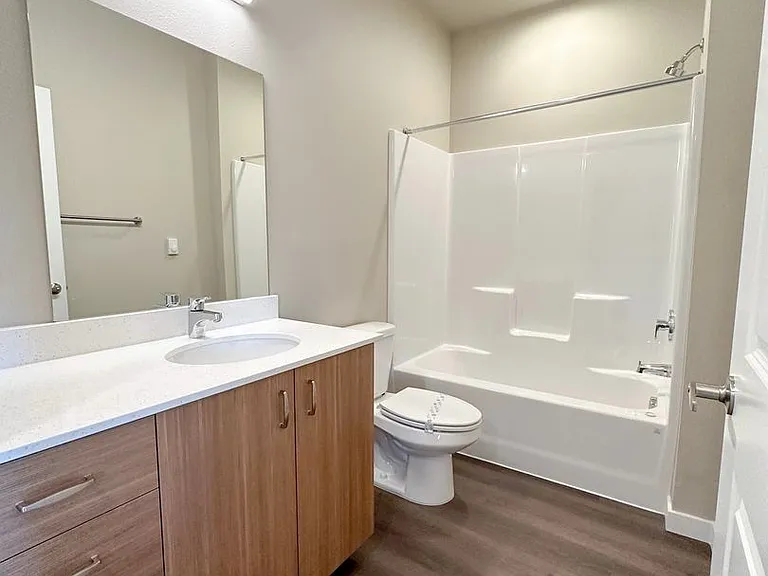 Autumn Woods Apartments — Photo 25