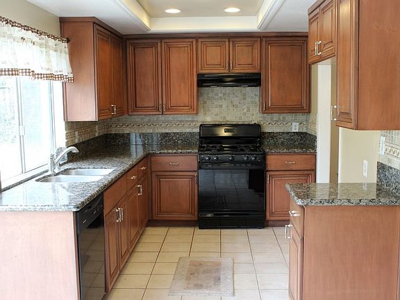 2nd image of 2829 Cedar Wood Pl