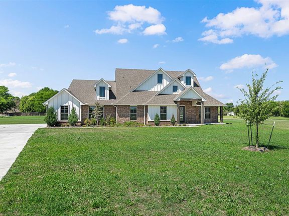 5th image of 3452 Woodland Springs Dr