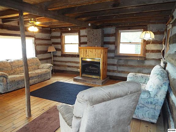 2nd image of 320 Woodlark Way