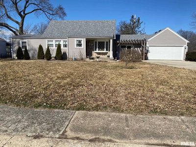 703 W Elm St, Taylorville, IL, 62568