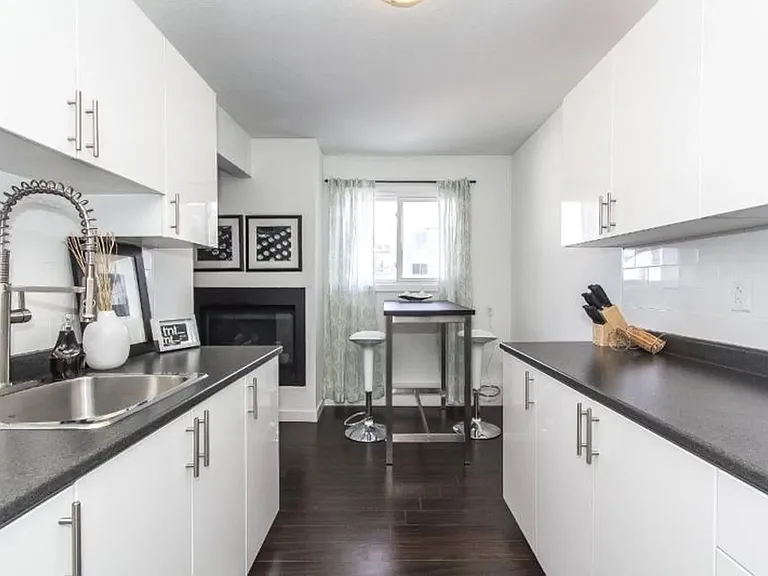 475 Lancaster St W #28 — Photo 5