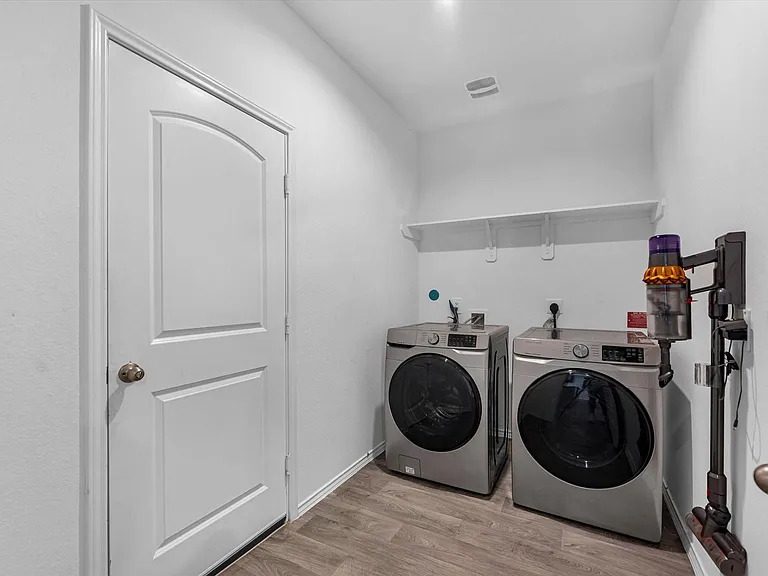 5455 Pinetree Crescent Ln — Photo 25
