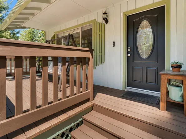 5690 Lupin Ln, Pollock Pines, CA 95726