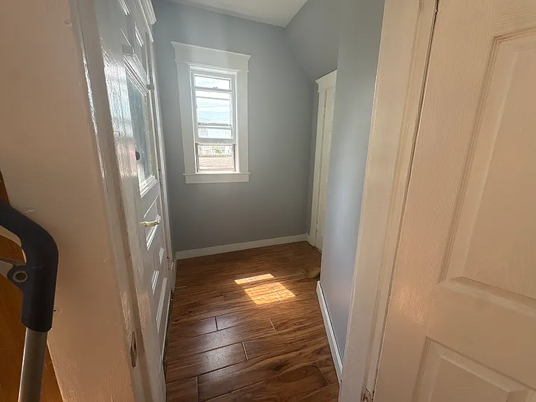 234 W 6th St #2 — Photo 17