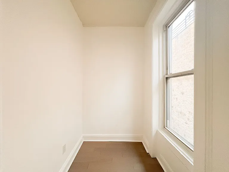 534 4th Ave #2 — Photo 7