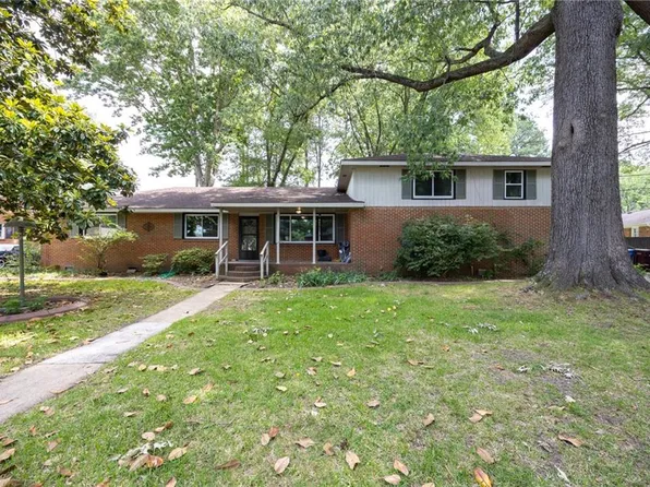 1241 Kingsway Dr, Chesapeake, VA 23320