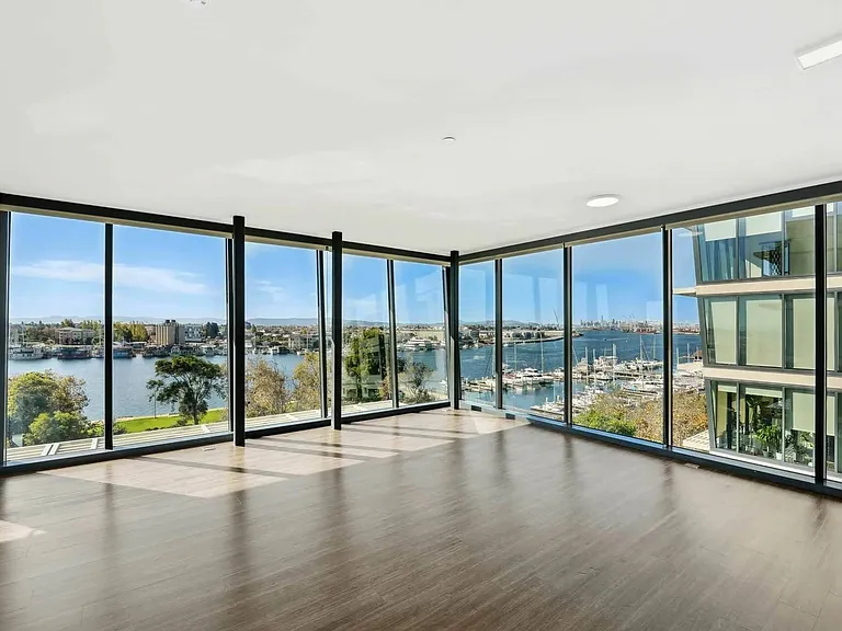 Channel House — Photo 10