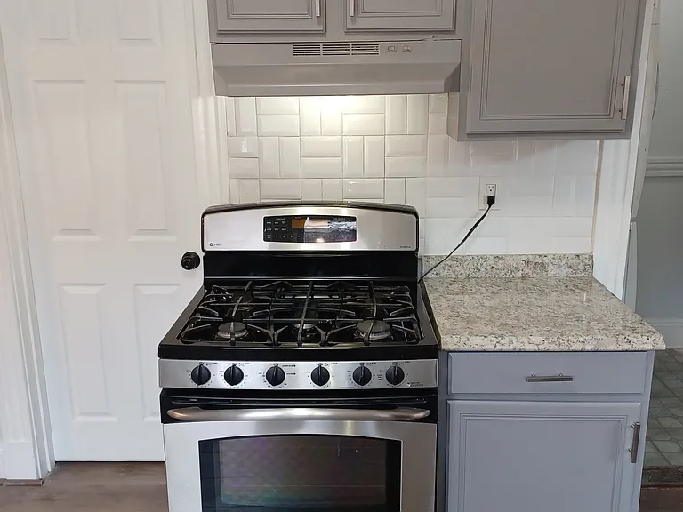 95 James St #3 — Photo 1