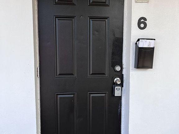 2nd image of 107 SW 18th Ave APT 6
