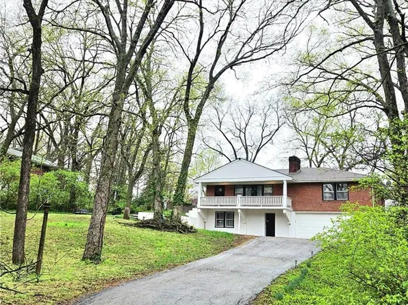 7630 Sycamore Ave, Kansas City, MO 64138