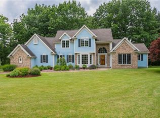 484 Bluhm Rd, Fairport, NY 14450