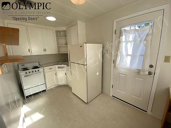 4th image of 1215 Bing St NW